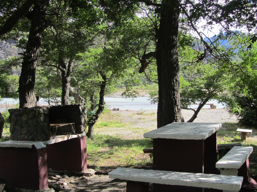 אל צ'אלטן Camping Rio De Las Vueltas מראה חיצוני תמונה