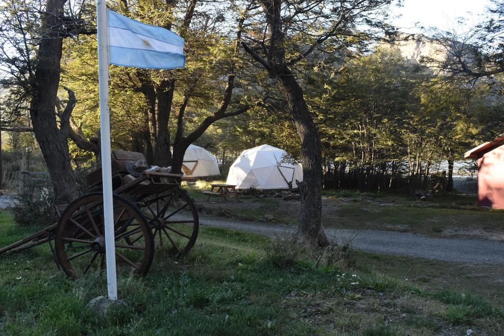 אל צ'אלטן Camping Rio De Las Vueltas מראה חיצוני תמונה